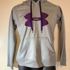 Woman’s Under Armour “storm” semi fitted hoody- size XS